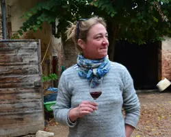 ../design/vigneron/beaujolais-julie-balagny.png
