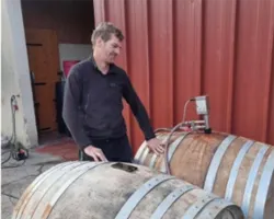 ../design/vigneron/rhone-la-souris-de-l-espace.png